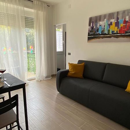 Moderno Ed Elegante Loft Con Balcone Apartamento Milão Exterior foto